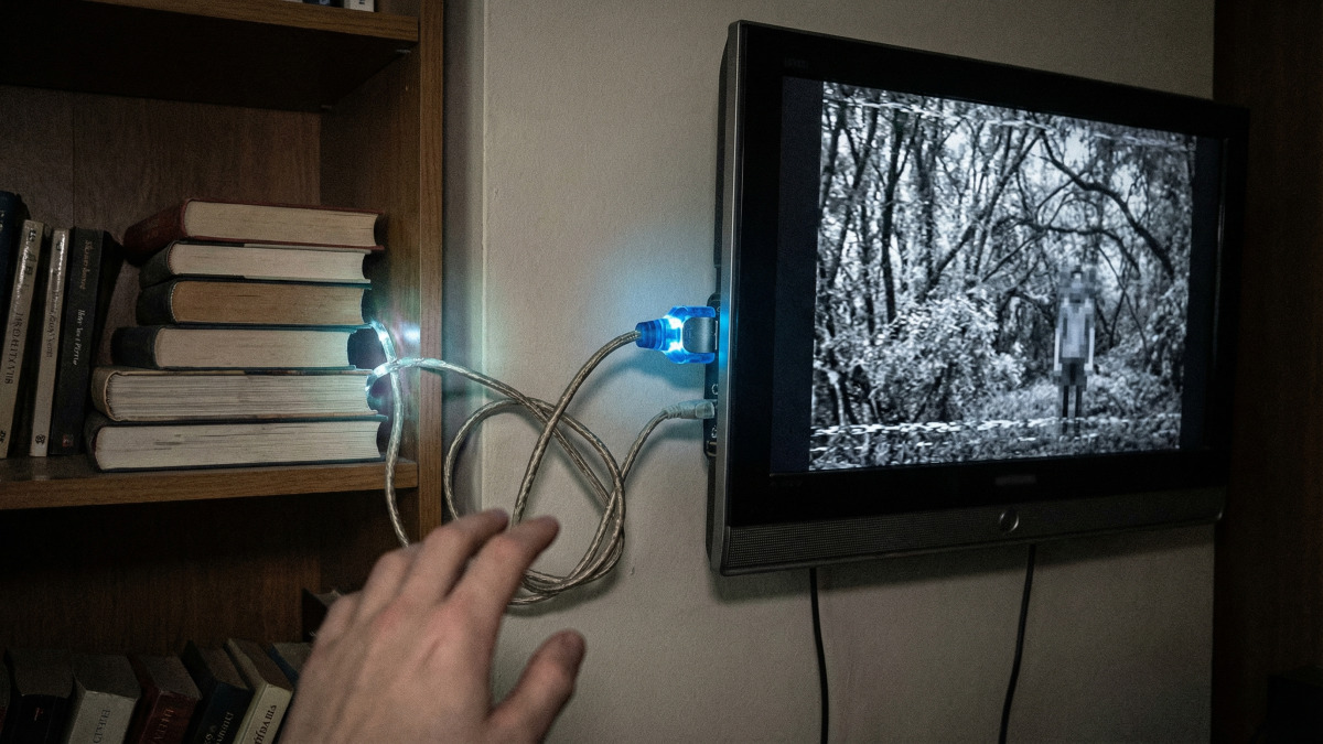 Dieser kleine Anschluss auf der Rückseite Ihres Fernsehers? Er kann Dinge, die Sie sich nicht einmal vorstellen können