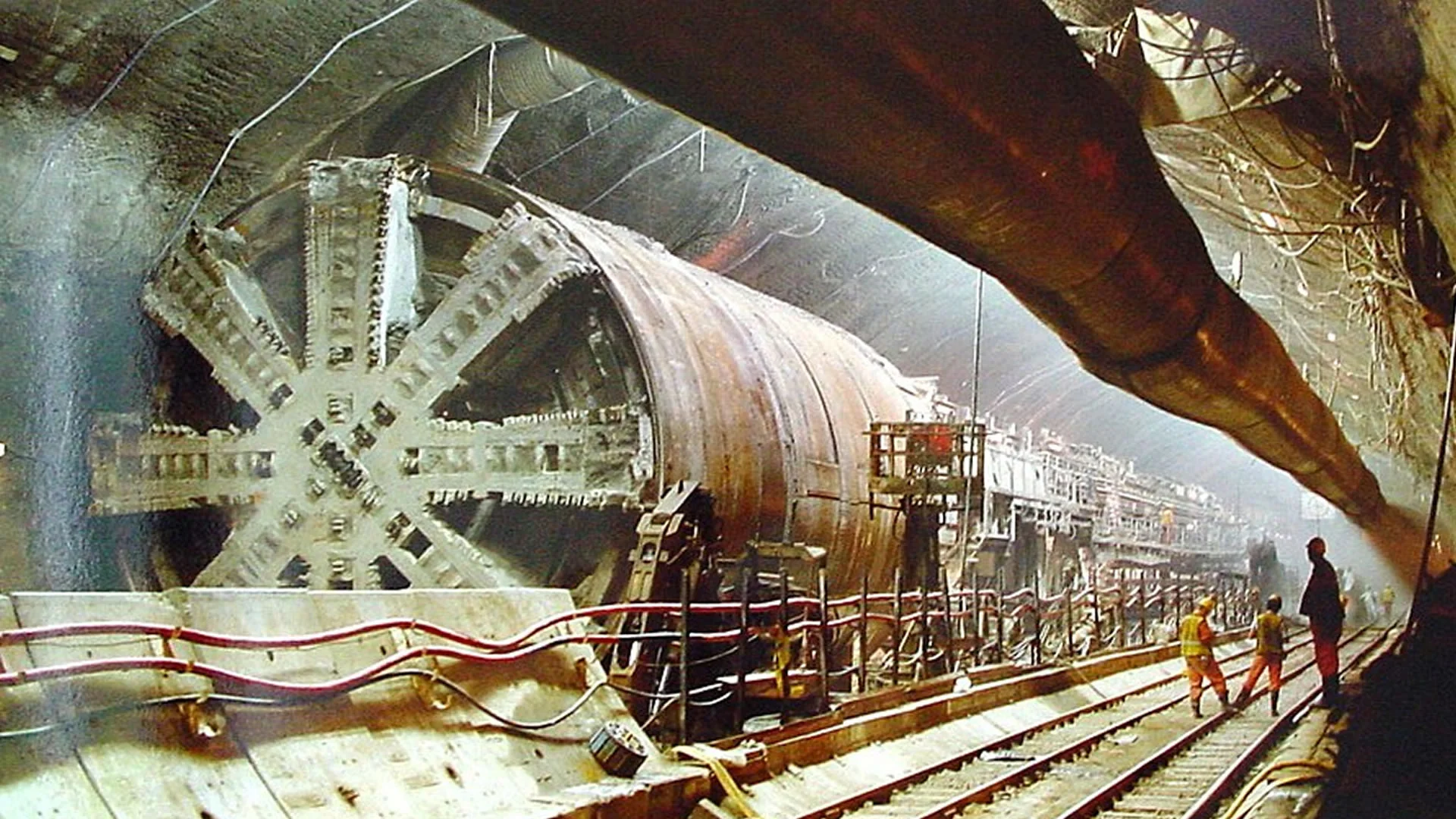 China verwandelt den Ausfall einer vergrabenen 50-Millionen-Dollar-Tunnelbohrmaschine in eine wegweisende Meisterleistung der Präzisionstechnik