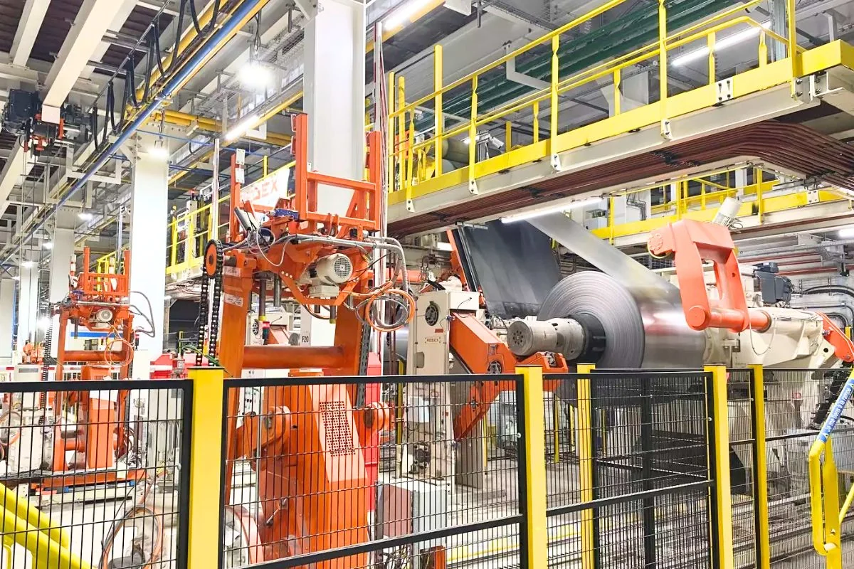 Eine Fabrik für 500 Millionen Euro im Norden Deutschlands, um Position auf einem künftigen Markt von 57 Milliarden Euro im Jahr 2032 zu beziehen: Elektrostahl