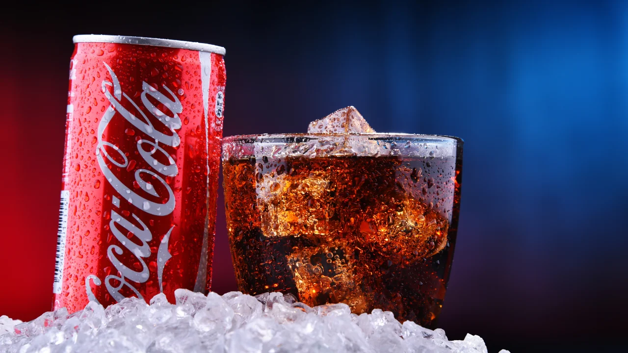 Notfallmäßig ins Krankenhaus eingeliefert, sie wird in nur 24 Stunden dank einer Behandlung mit … Coca-Cola gesund