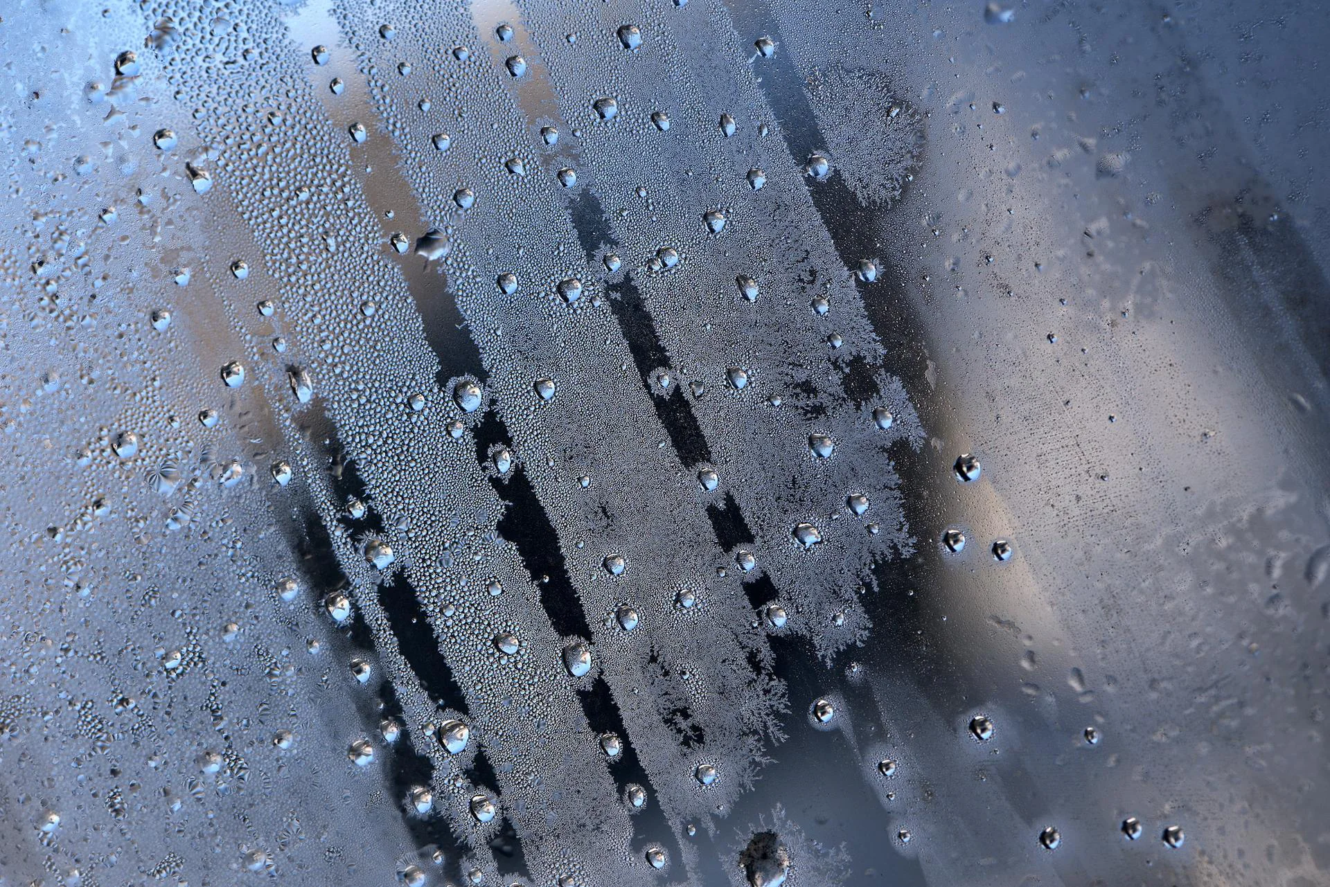 Angesichts der weltweiten Wasserknappheit stellt dieses französische Start-up Trinkwasser aus Luft her